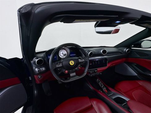 Used 2020 Ferrari Portofino image 18