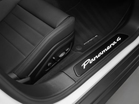 Certified 2026 Porsche Panamera 4 AWD/4WD image 21