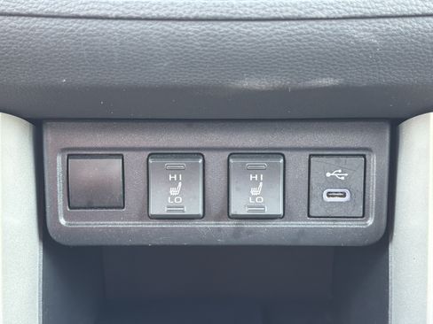 Used 2023 Toyota Corolla Cross XLE FWD image 7