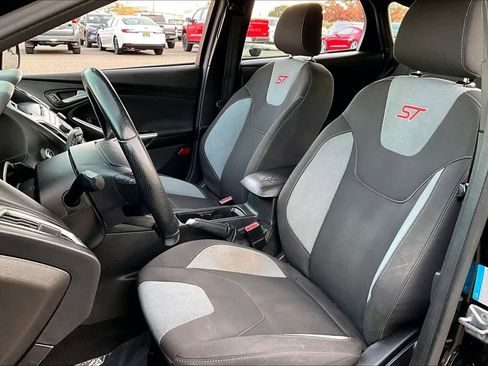 Used 2016 Ford Focus ST image 8