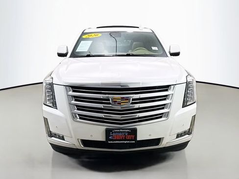 Used 2020 Cadillac Escalade Platinum image 2