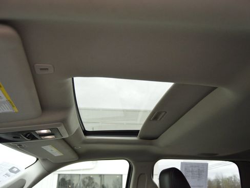 Used 2017 RAM 1500 Laramie w/ Convenience Group image 11