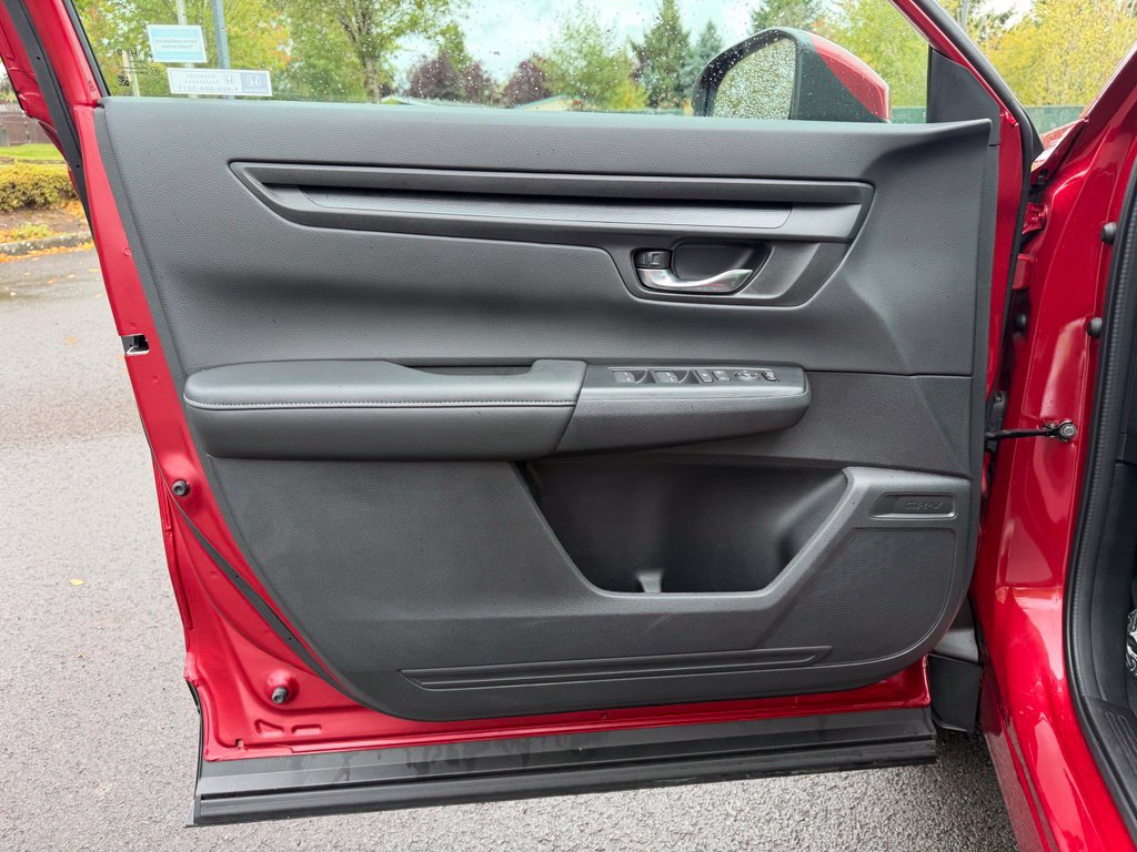 Used 2025 Honda CR-V LX image 11