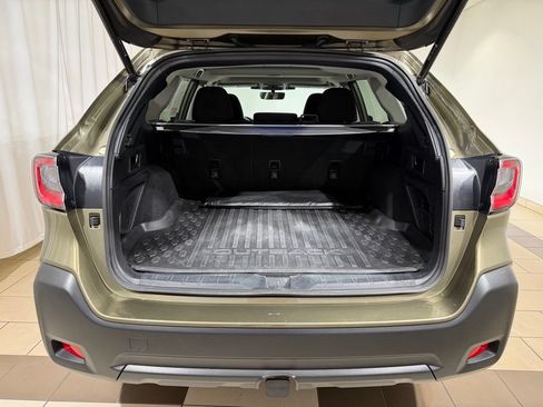 Used 2024 Subaru Outback Premium AWD/4WD image 12