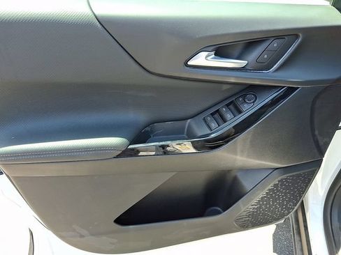 Used 2025 Chevrolet Equinox LT AWD/4WD image 9