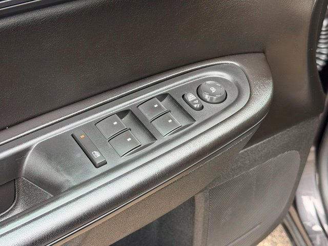 Used 2016 Chevrolet Traverse LT w/ Style and Technology Package FWD image 18