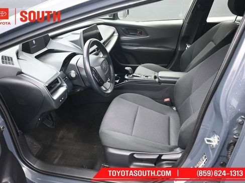 Used 2025 Toyota Prius LE FWD image 9
