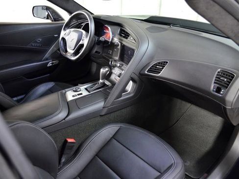 Used 2016 Chevrolet Corvette Z06 w/ 3LZ Preferred Equipment Group image 21