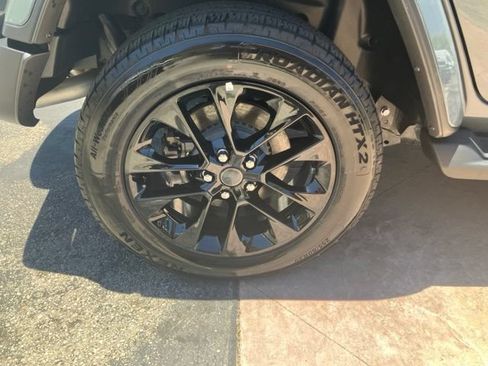 Certified 2025 Jeep Wrangler Unlimited Sahara AWD/4WD image 34