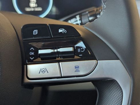 New 2025 Hyundai Elantra Limited image 21