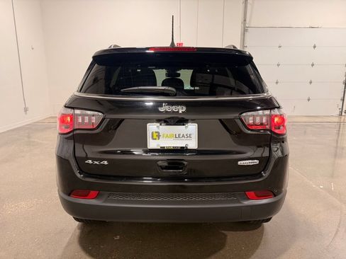 Used 2025 Jeep Compass Latitude AWD/4WD image 6