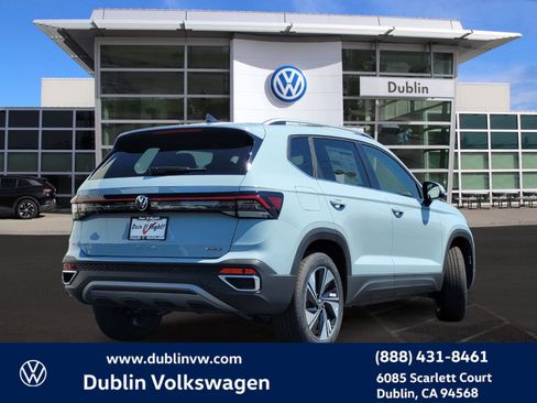 New 2025 Volkswagen Taos SE image 4