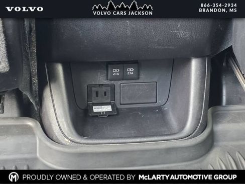 Used 2019 Toyota Highlander XLE FWD image 19