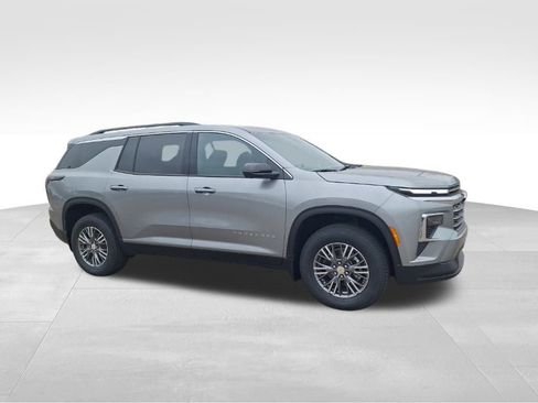 New 2026 Chevrolet Traverse LT w/ Driver Confidence Package image 8