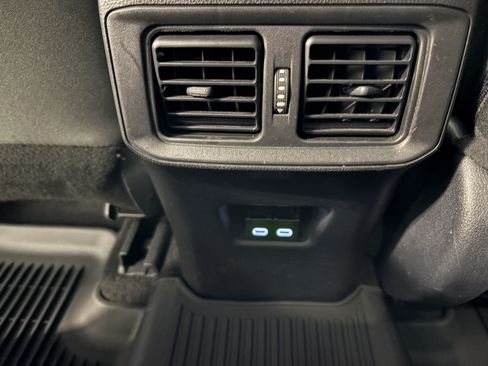 Used 2025 Toyota RAV4 XLE FWD image 11