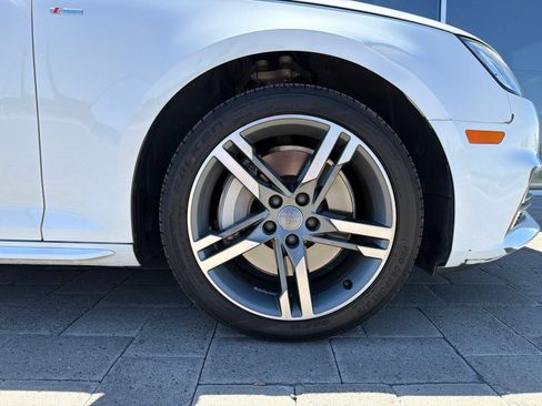Used 2018 Audi A4 2.0T Premium Plus w/ Premium Plus Package AWD/4WD image 8