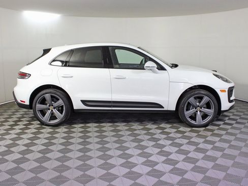 Used 2025 Porsche Macan image 8