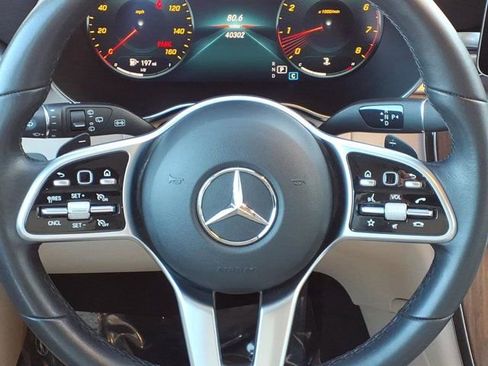 Used 2022 Mercedes-Benz GLC 300 image 8