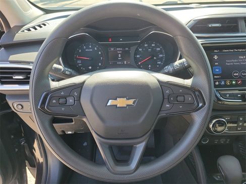 Used 2021 Chevrolet TrailBlazer LT w/ Convenience Package image 17