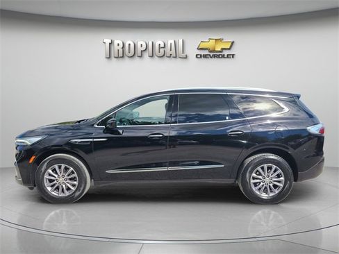 Used 2024 Buick Enclave Essence w/ Technology Package image 2