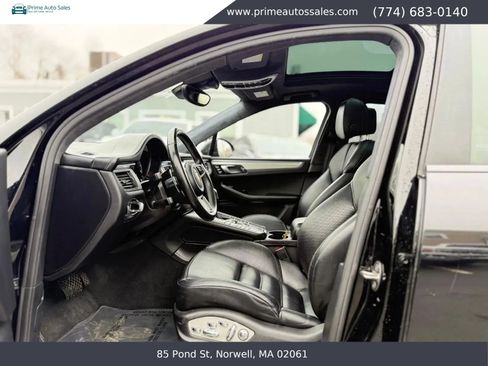 Used 2018 Porsche Macan Turbo AWD/4WD image 11