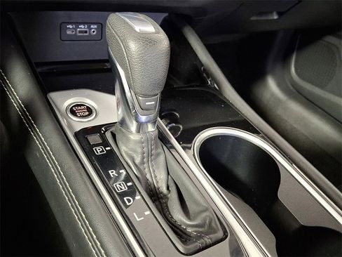 Used 2023 Nissan Altima 2.5 SV image 16