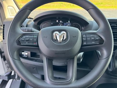 Used 2025 RAM ProMaster 2500 w/ U-Haul Equipment Group FWD image 17