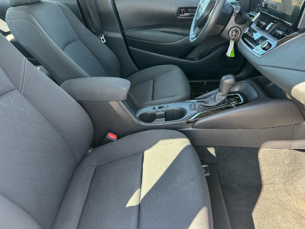 Used 2025 Toyota Corolla LE FWD image 21