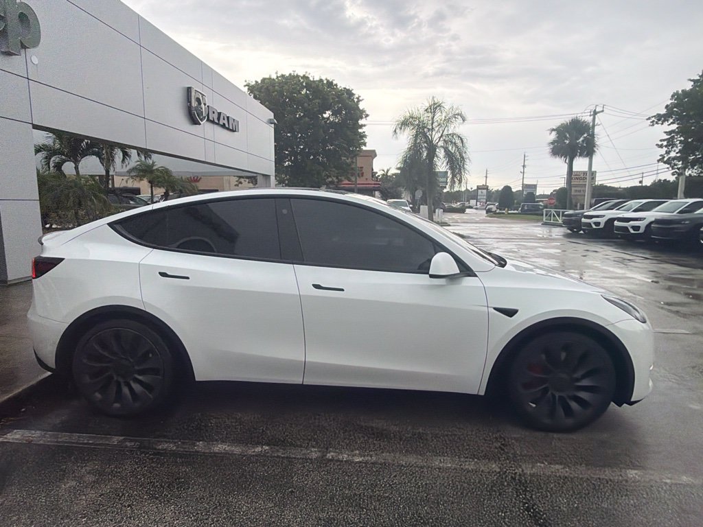 Used 2021 Tesla Model Y Performance AWD/4WD image 4