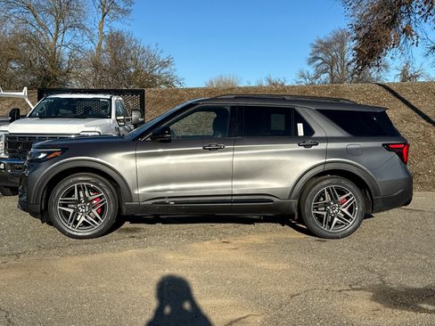 New 2026 Ford Explorer ST w/ Sun And Sound Package image 6