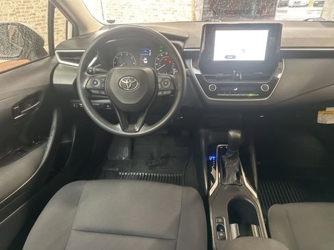 Used 2025 Toyota Corolla LE image 14