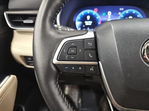 Used 2024 Toyota Highlander Limited AWD/4WD image 20