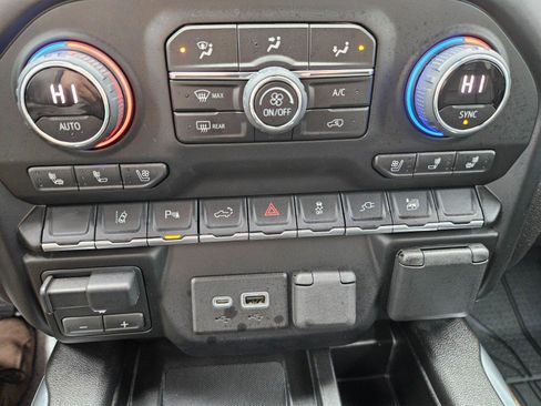 Used 2023 Chevrolet Silverado 3500 High Country image 15