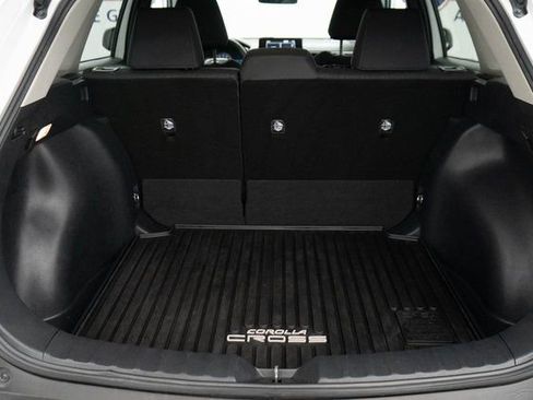 Used 2022 Toyota Corolla Cross LE image 10