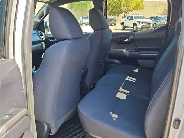 Used 2020 Toyota Tacoma TRD Sport w/ Technology Package AWD/4WD image 16