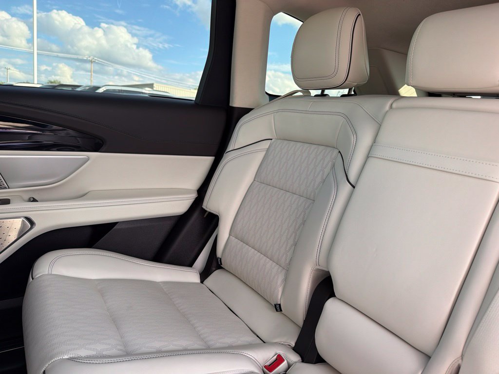 Used 2024 Lincoln Nautilus Black Label w/ Jet Appearance Package (87T) AWD/4WD image 18