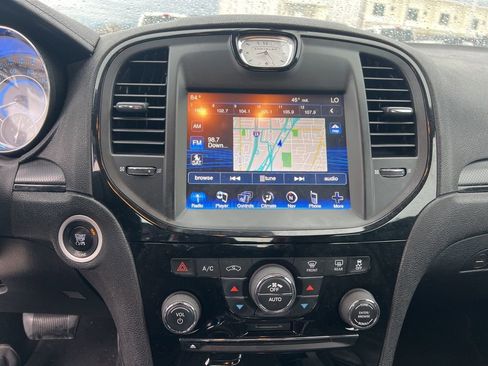 Used 2014 Chrysler 300 S w/ Luxury Group image 22