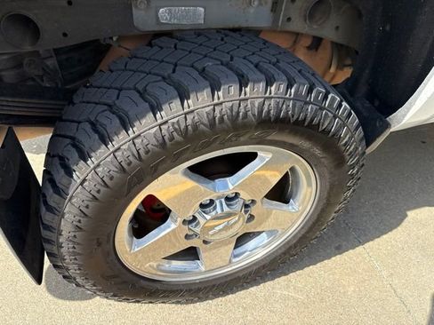 Used 2015 Chevrolet Silverado 2500 LT w/ LT Convenience Package AWD/4WD image 11