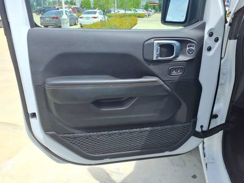 Used 2025 Jeep Wrangler Unlimited Sahara AWD/4WD image 12