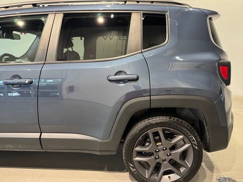 Used 2021 Jeep Renegade Latitude AWD/4WD image 4