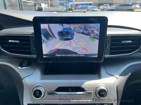 Used 2021 Ford Explorer XLT w/ XLT Sport Appearance Package image 14