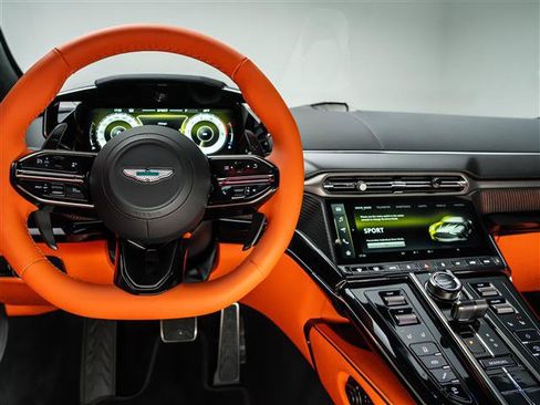 Used 2025 Aston Martin V8 Vantage Coupe RWD image 26