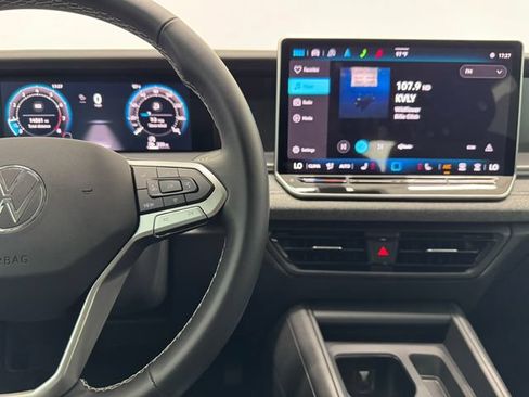 Used 2025 Volkswagen Tiguan S FWD image 23