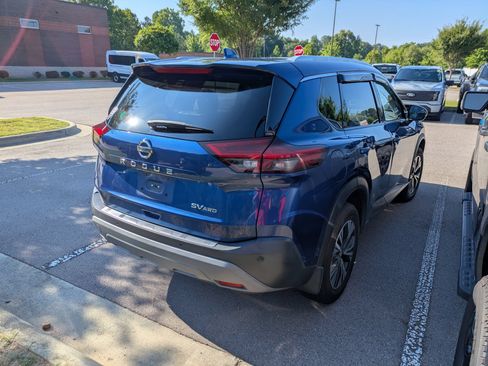 Used 2021 Nissan Rogue SV w/ Premium Package AWD/4WD image 3
