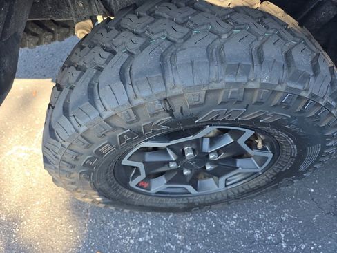 Used 2021 Jeep Gladiator Sport image 33