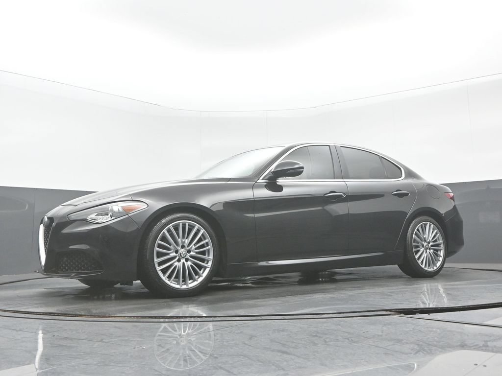Used 2017 Alfa Romeo Giulia Ti w/ TI Lusso Light Wood Package RWD image 30