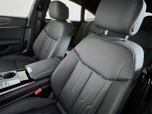 Used 2024 Audi S7 Prestige image 11
