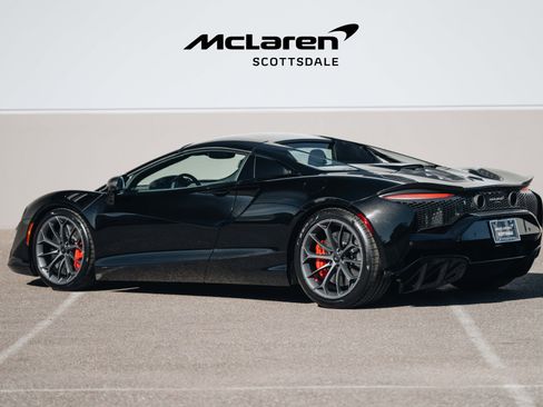 Used 2025 McLaren Artura Spider image 4