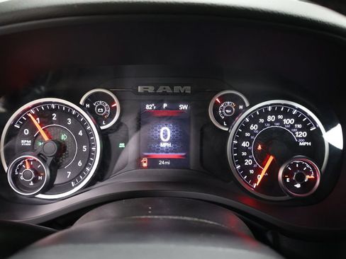 New 2026 RAM 1500 4x4 Crew Cab image 28