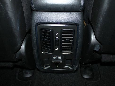 Used 2022 Jeep Grand Cherokee Limited w/ Trailer Tow Group IV image 37